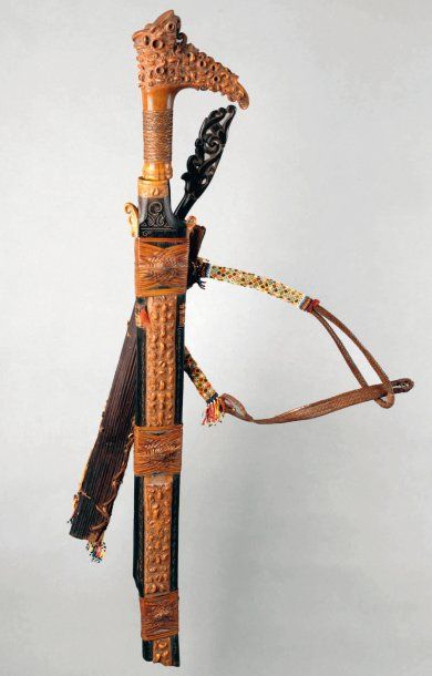 null MANDAU COMPLET, AVEC SON COUTEAU - A COMPLETE MANDAU WITH ITS ACCESSORY KNIFE...