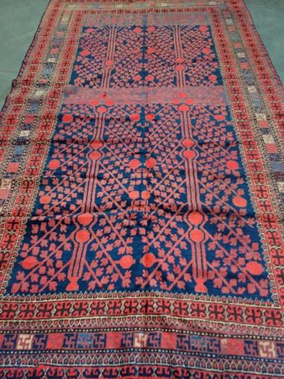 null Samarkande (Asie centrale), début XXème siècle, 360x200cm

Velours en laine,...