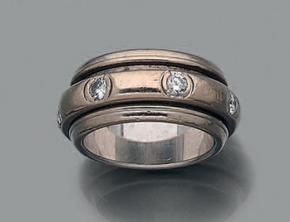 PIAGET BAGUE en or gris (750 millièmes), modèle «Possession», composé d'un anneau...