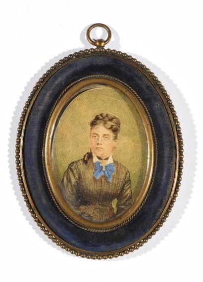 null Ecole française, vers 1900

"Portrait de femme à mi – corps à la chevelure brune...