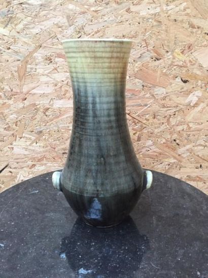 null ACCOLAY

Important vase de forme à l'antique, en dégradé de vert

SSB, H39c...