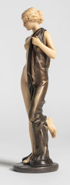 Ferdinand PREISS (1882-1943) Jeune femme drapée
Sculpture Chryséléphantine, signée...