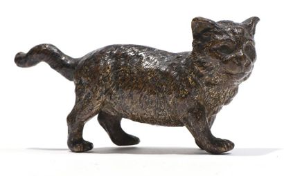 VIENNE Statuette en bronze représentant un chat, signée vraisemblablement Geschützt...