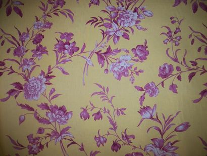 null Coton imprimé « fleurs d’Avesnières », Charles Burger, fond jaune, décor imprimé...