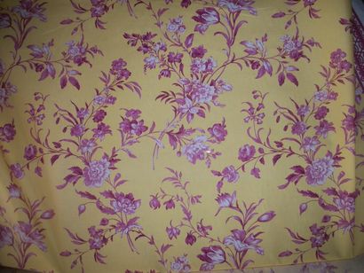 null Coton imprimé « fleurs d’Avesnières », Charles Burger, fond jaune, décor imprimé...
