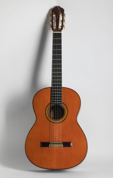 null Guitare de Masaru KOHNO, luthier, Tokyo Japon
N° 20, de 1970
Diapason 662mm,...
