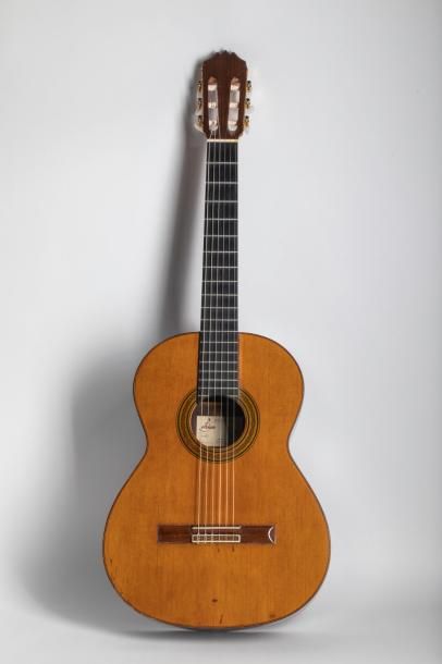 null Guitare classique espagnole d'Antonio PICADO modèle 60 de 1995
Table en cèdre,...