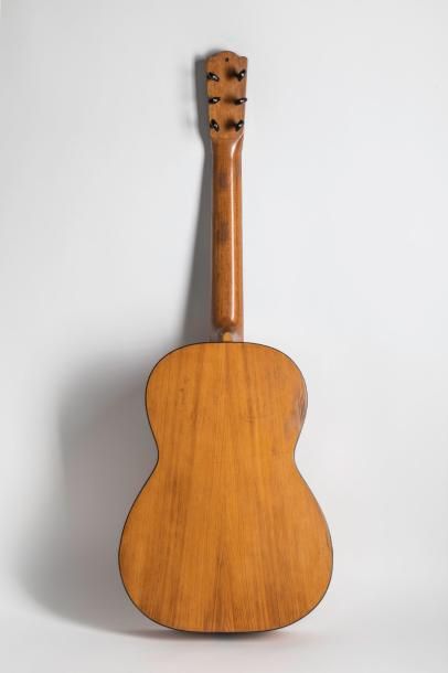 null Très belle guitare de Vicente ARIAS Ciudad Real 1894
Diapason: 650mm, Espacement...