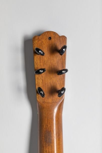 null Très belle guitare de Vicente ARIAS Ciudad Real 1894
Diapason: 650mm, Espacement...