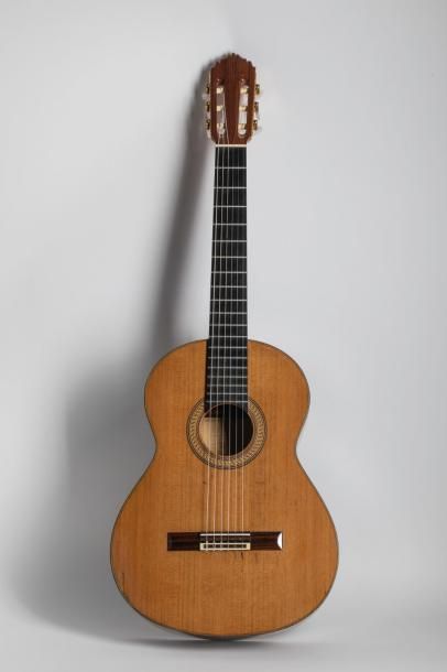 null Guitare classique de Bruno PERRIN luthier à Toulon, modèle «José'» année 1992...
