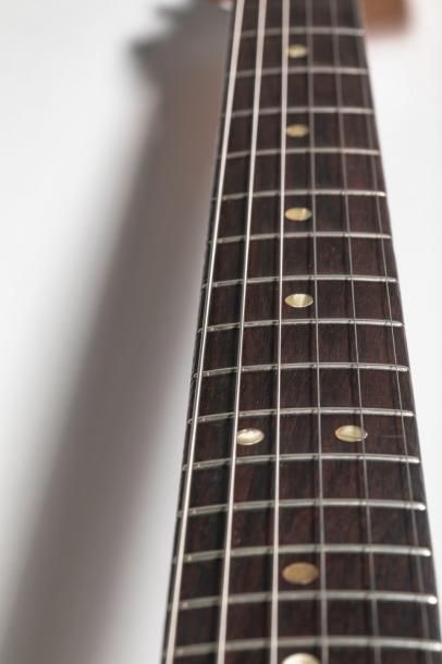 null Très belle guitare Solidbody modèle Stratocaster de marque FENDER de 1967, N°...
