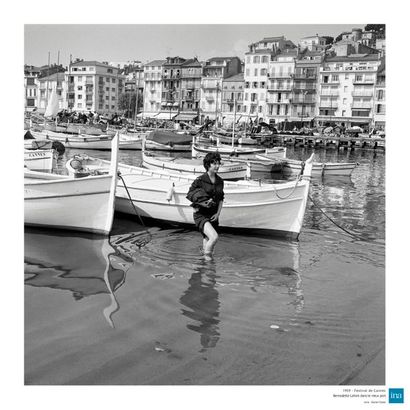 null Photographie de Bernadette Lafont dans le vieux port de Cannes

1959 – Festival...