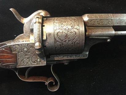 null Carabine-revolver Lefaucheux à broches , signée Lefaucheux inventions sur la...