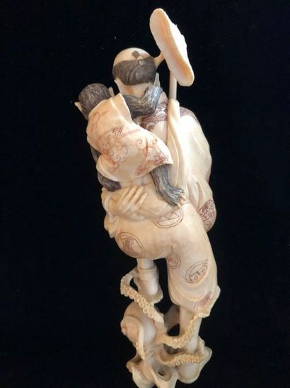null Okimono en ivoire , fin XIXème siècle





Paysan et son singe, une pieuvre...