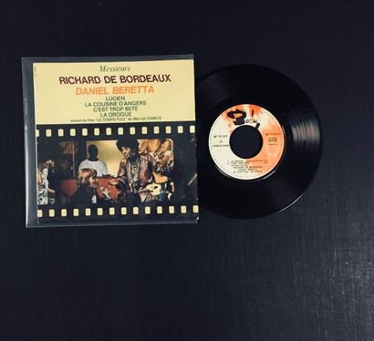 BANDE ORIGINALE DE FILM Lot de un disque EP de BOF, style psyche funk.
VG+ / EX
Set...