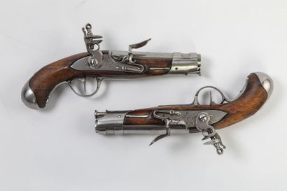 null Paire de pistolets réglementaire français de maréchaussée, modele 1770

platines...