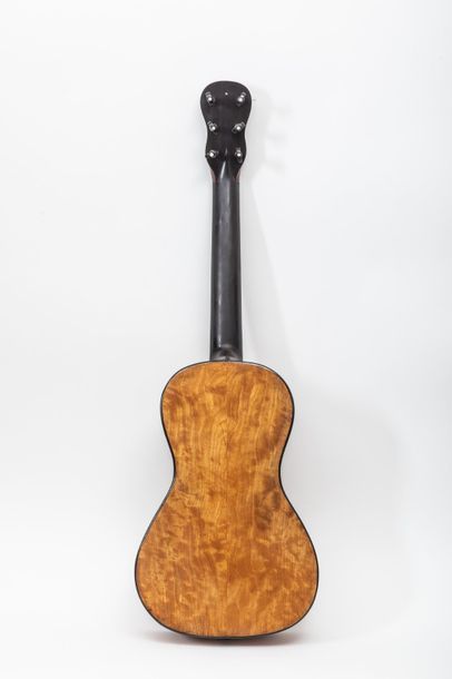 null Rare et belle guitare romantique attribuée à PONS, au millésime de 1810
Diapason...