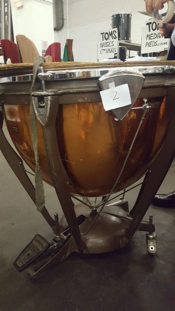 Timbales Timbale 

Diamètre : 26 p / 67 cm

6 tirants

Peau Remo

Pédale d’accord...