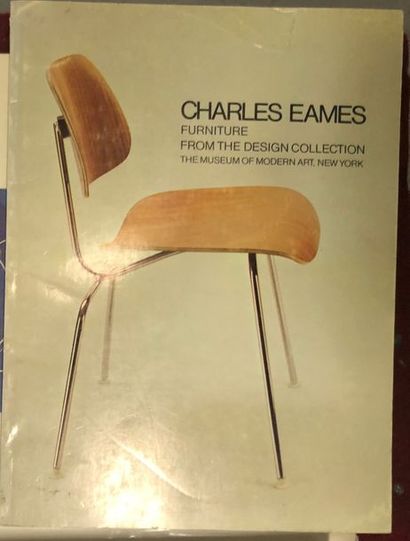 null "Ludwig Mies Van Der Rohe // Charles EAMES// 
//Stühle aus Stahl// Gebogenes...