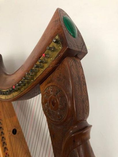 null Rare Harpe Cridhe par Joel HERROU Luthier en copie de la harpe "Queen Mary 1995",...