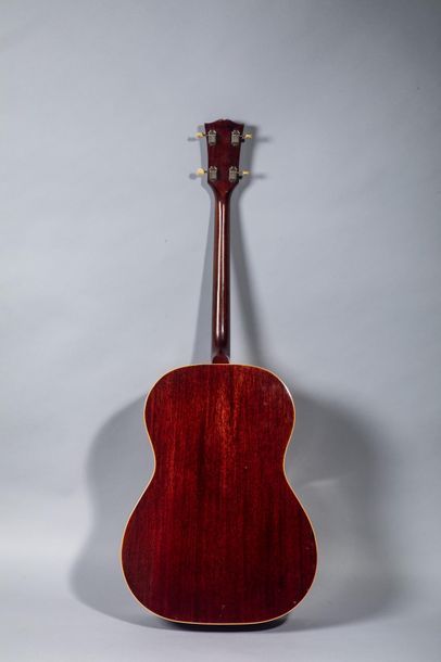 null Guitare Ténor de marque GIBSON modèle TG-25, n°169382 de 1964

Finition natural,...