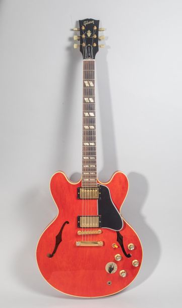 null Guitare électrique hollowbody de marque GIBSON, modèle ES-345, finition Cherry,...