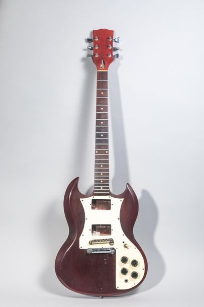 null Guitare électrique solidbody, forme SG, probablement une Gibson des années 70

Potentiomètres,...