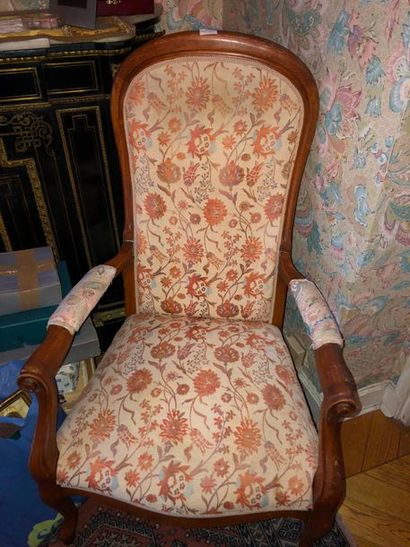 null fauteuil à haut dossier en bois naturel, st. LP, tissu à fleurs sur fond be...