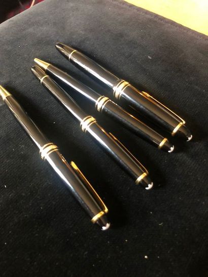 null #Lot de 4 stylos de marque MONTBLANC