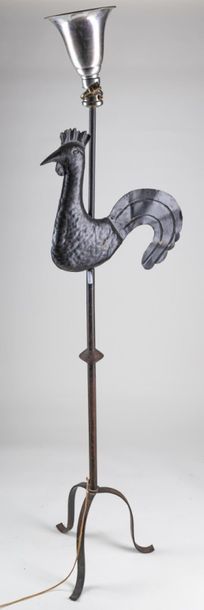 null Wrought iron cockerel of church mounted as a lamp post H 1m49cm.