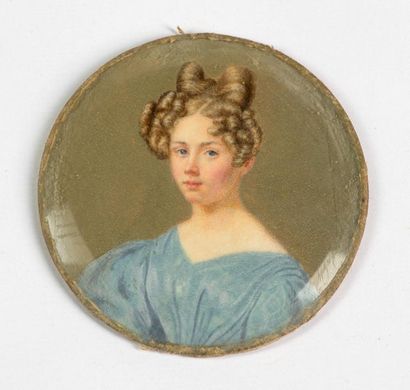 null Une miniature fin 18ème "Jeune femme à la robe bleue" ovale non signé,diam:...