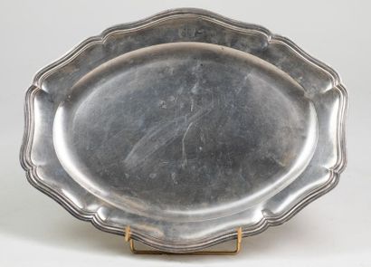 null A silver dish with the Arms of Saint Peter. Weight 1kg 222g. 