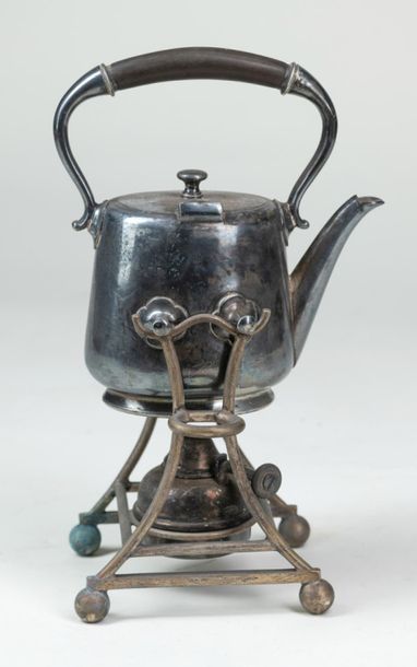 null An English metal coffee pot, H28cm.