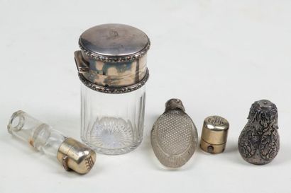 null A salt flask is joined to two flasks (splinters) and lids alone.