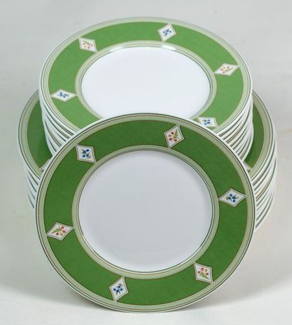 null A set of Villeroy and Bosch plates 10 dessert plates and 10 plates.