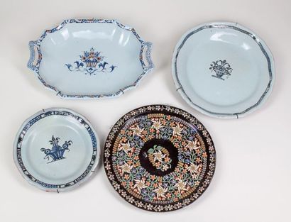 null A set of earthenware ROUEN 18th century, a dish with handles, a large plate...