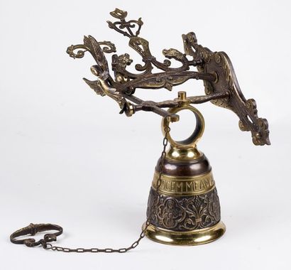 null Mural bell with pendulum, gilt bronze, 20th century, inscription "Qui me tangit...