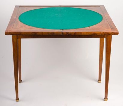 null Game table, with turntable, wood 90
veneer, late 19th century, H 70cm, W 80cm,...