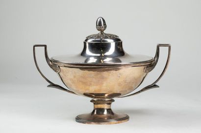 null Soup tureen with silver lid weight 2kg 806g, H 33cm L 44cm.