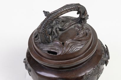 null Perfume burner with dragon decoration, H 20cm.