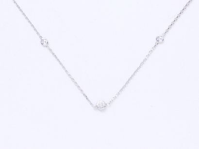 null Necklace in white gold 750 thousandths, mesh forçat filed, punctuated with 5...