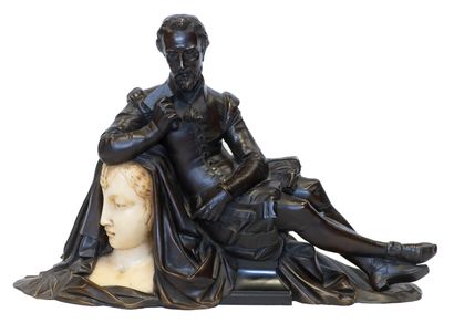 null Bronze à patine brune et marbre représentant "Sculpteur en tenue du XVIIème...