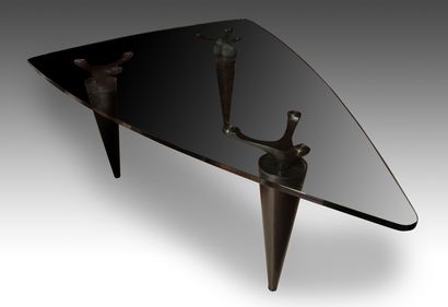 null Triangular table with glass top and three legs covered with leather Cassina...