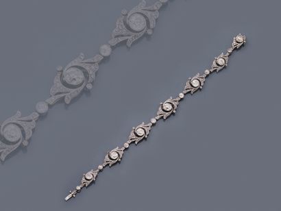 null Delicate articulated bracelet in platinum 850 thousandths composed of a fall...