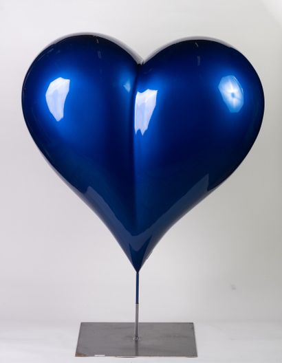 null Xavier BERTIN "Heart Totem" in fiberglass, H approx.1m30cm, L approx. 88cm.