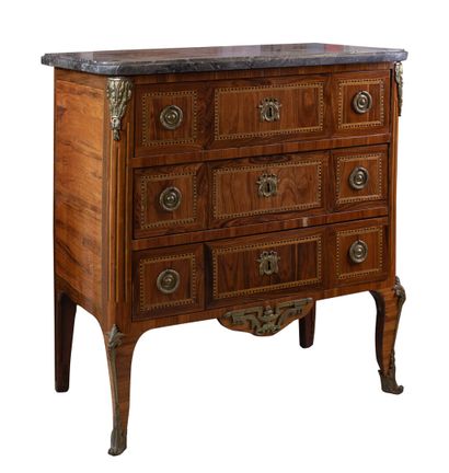 null Wooden chest of drawers, opening with three drawers, marble top, signed G.Schwinkerrs...
