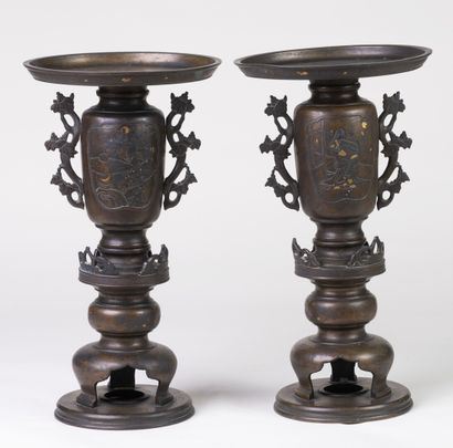 null Pair of bronze perfume burners Japan 19th century H : 43cm