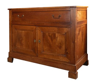  Wooden sideboard with two doors and one drawer, H 101cm, W 132cm, D 60cm.