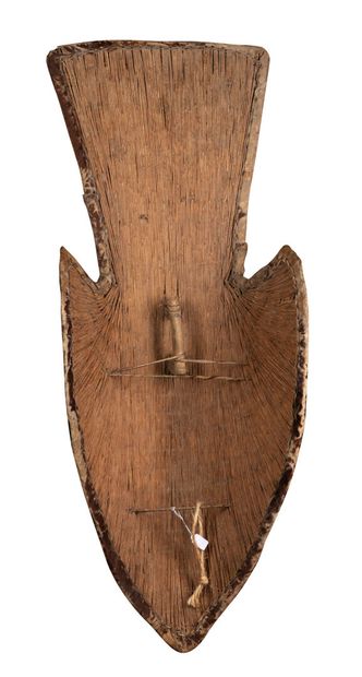 null MASA/MOUSGOUM CAMEROON "Marayda" shield in the shape of a spade, made of fiber,...