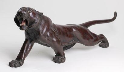 Tigre en bronze (début du XXème siècle),...